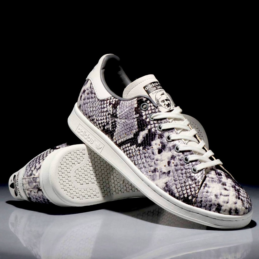 Adidas Women’s Stan Smith Snake Print Sneakers in White and Black - Picture 2 of 11